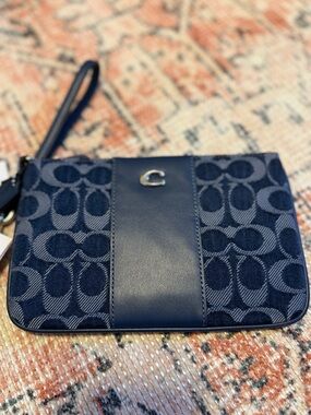 Authentic Brand New Coach Signature Jacquard Corner Zip Wristlet